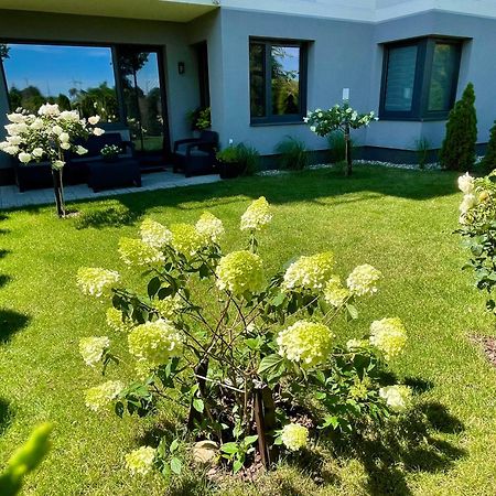 Apartament Ogrodowy Zakatek ウニエユフ エクステリア 写真