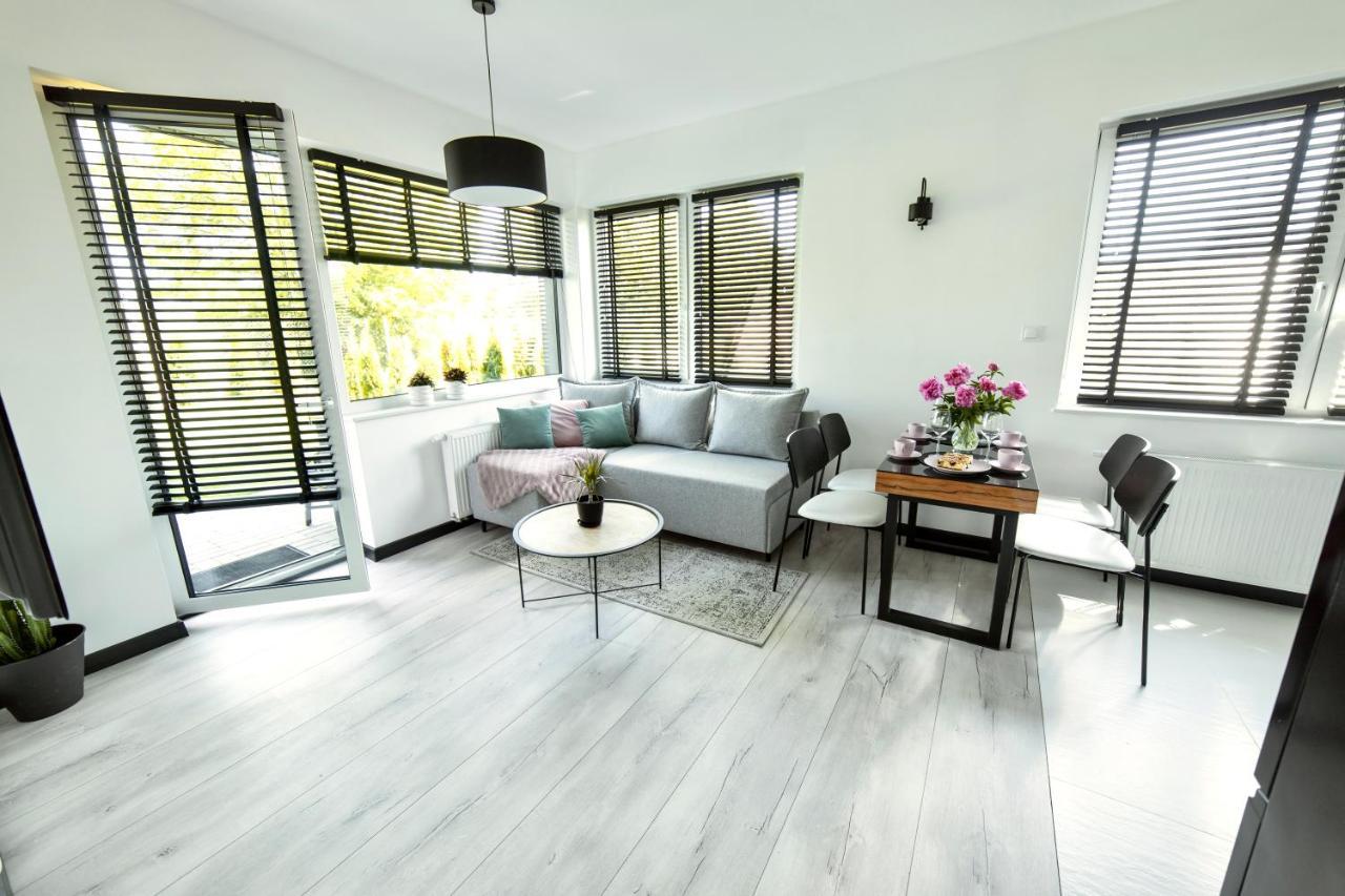 Apartament Ogrodowy Zakatek ウニエユフ エクステリア 写真