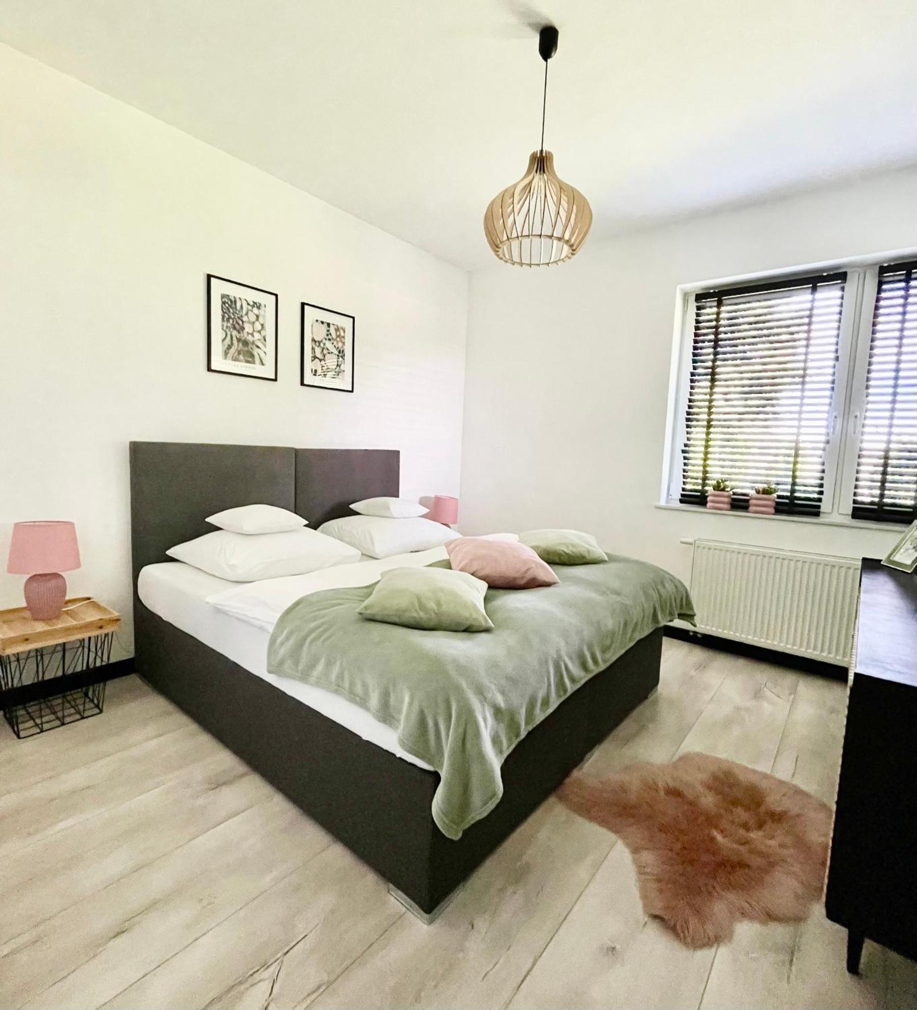 Apartament Ogrodowy Zakatek ウニエユフ エクステリア 写真